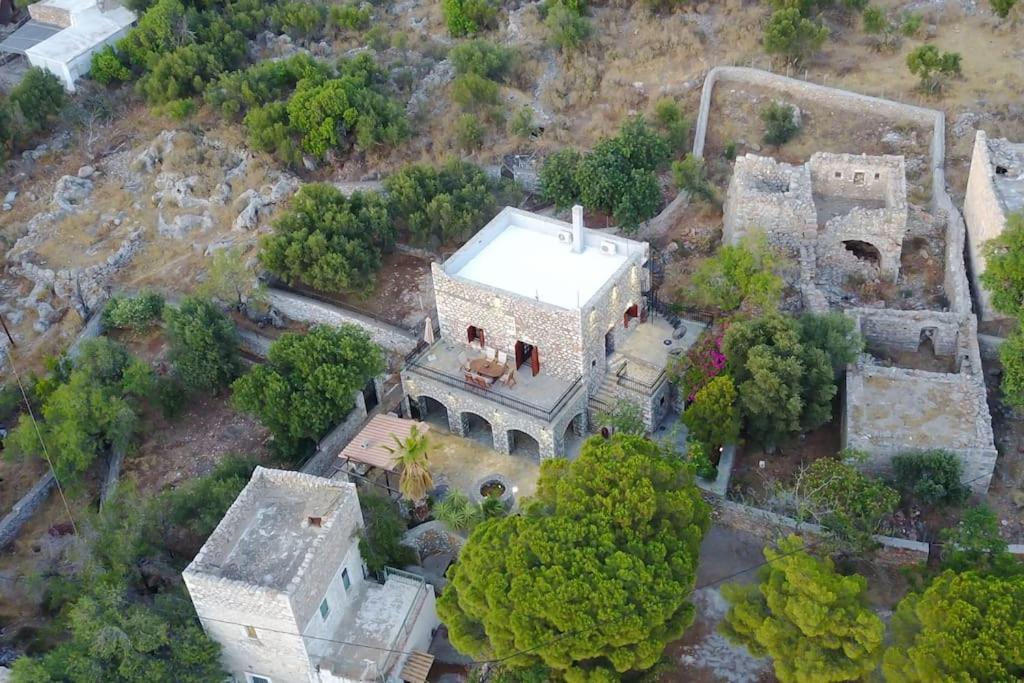 Villa Kitta Vouterakou Family Towerhouse *