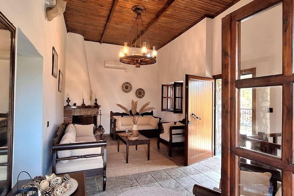 Villa Kitta Vouterakou Family Towerhouse *
