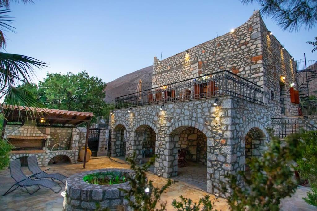 Kitta Vouterakou Family Towerhouse Villa