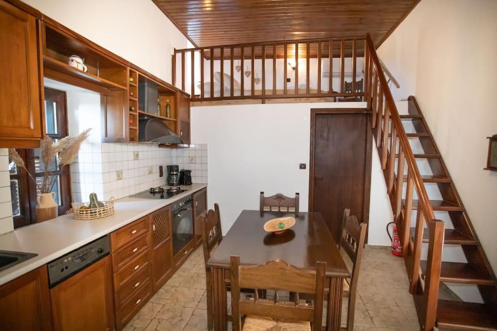 Kitta Vouterakou Family Towerhouse Villa *