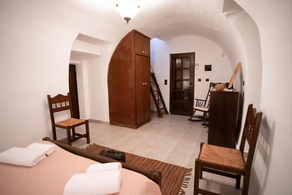 Kitta Vouterakou Family Towerhouse Villa Koita