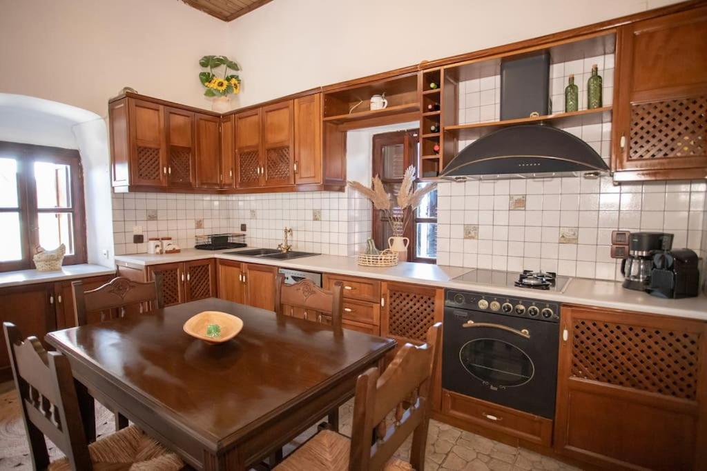 Kitta Vouterakou Family Towerhouse Villa