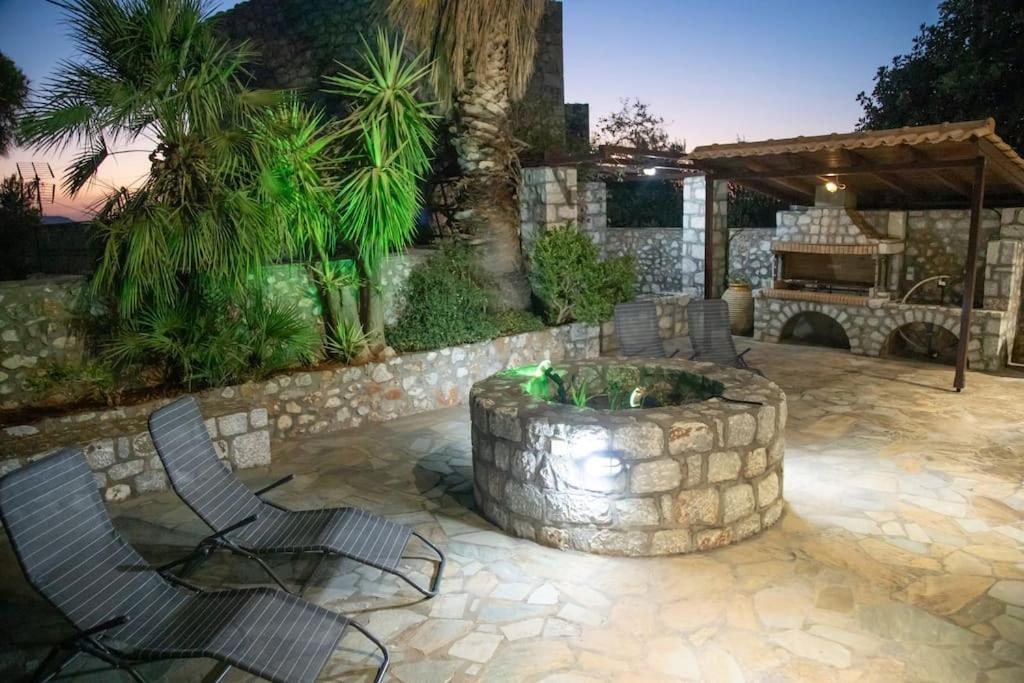 Kitta Vouterakou Family Towerhouse *