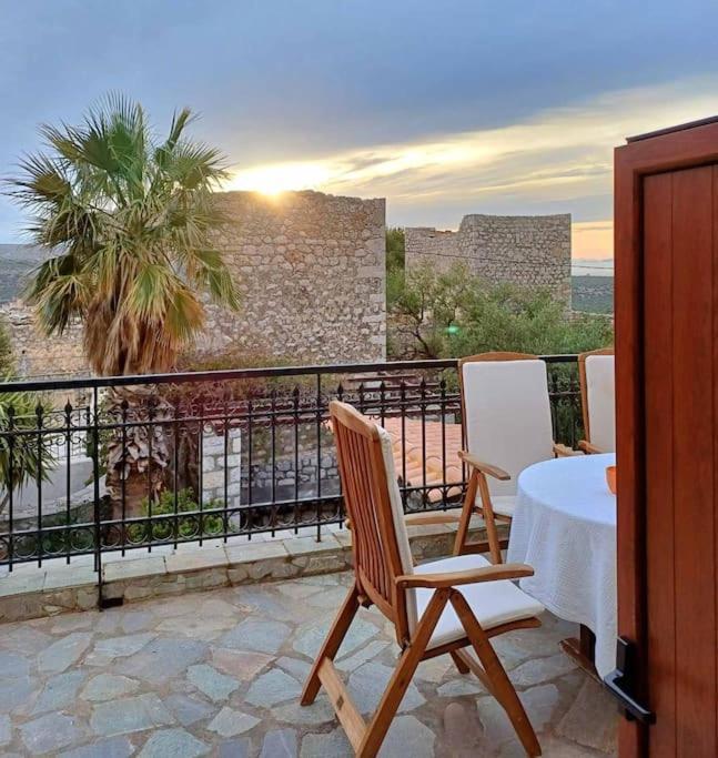 Kitta Vouterakou Family Towerhouse * Koita