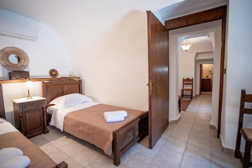 Kitta Vouterakou Family Towerhouse Villa Koita