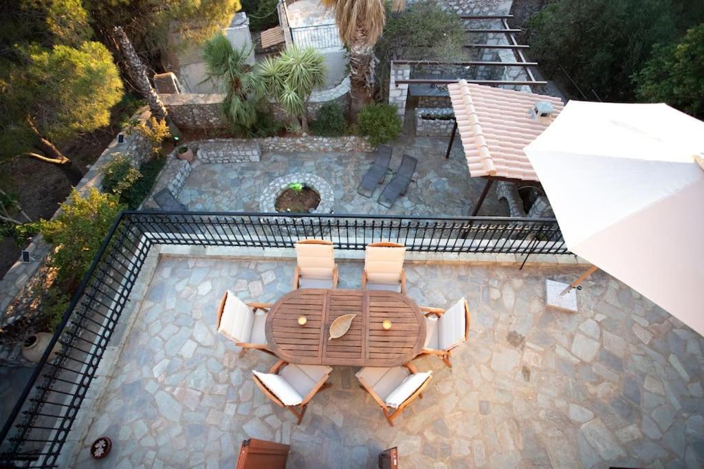 Kitta Vouterakou Family Towerhouse Koita
