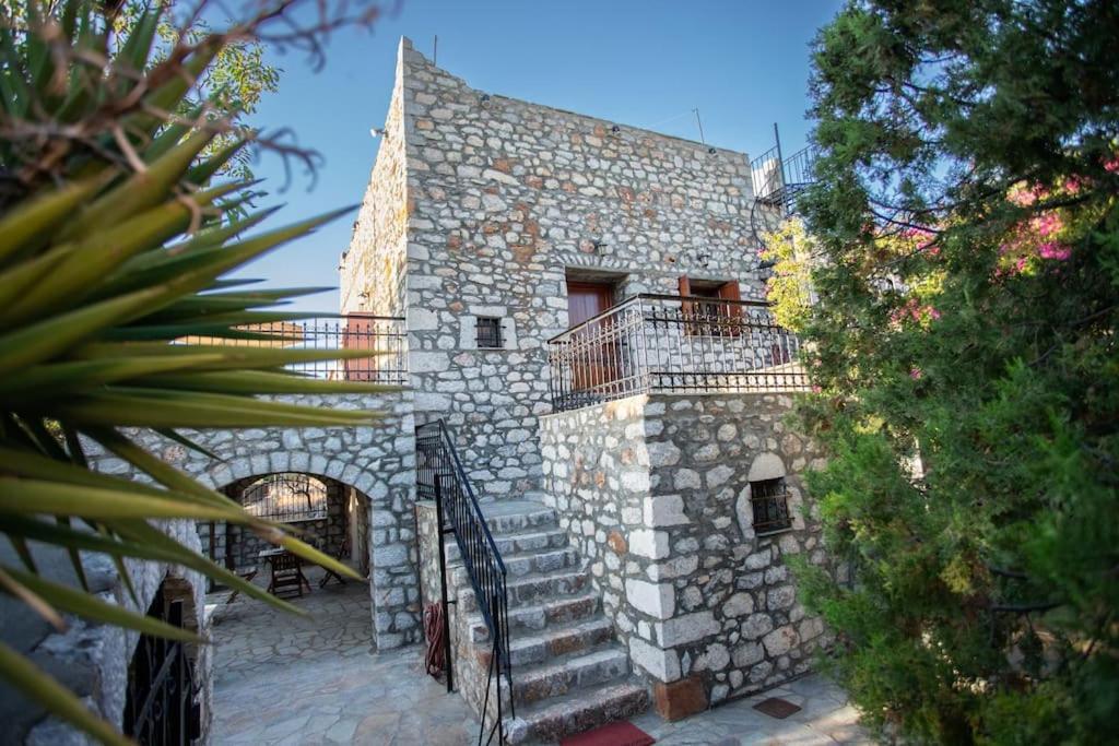 Kitta Vouterakou Family Towerhouse Villa Koita