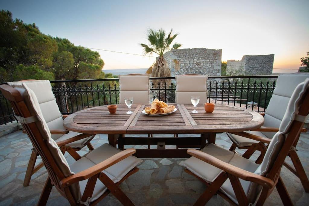 Villa Kitta Vouterakou Family Towerhouse Koita